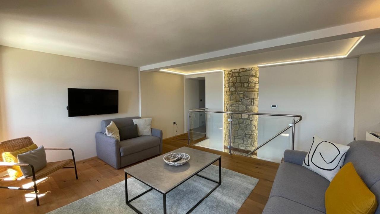 Seahouse Apartments ไพราน ภายนอก รูปภาพ