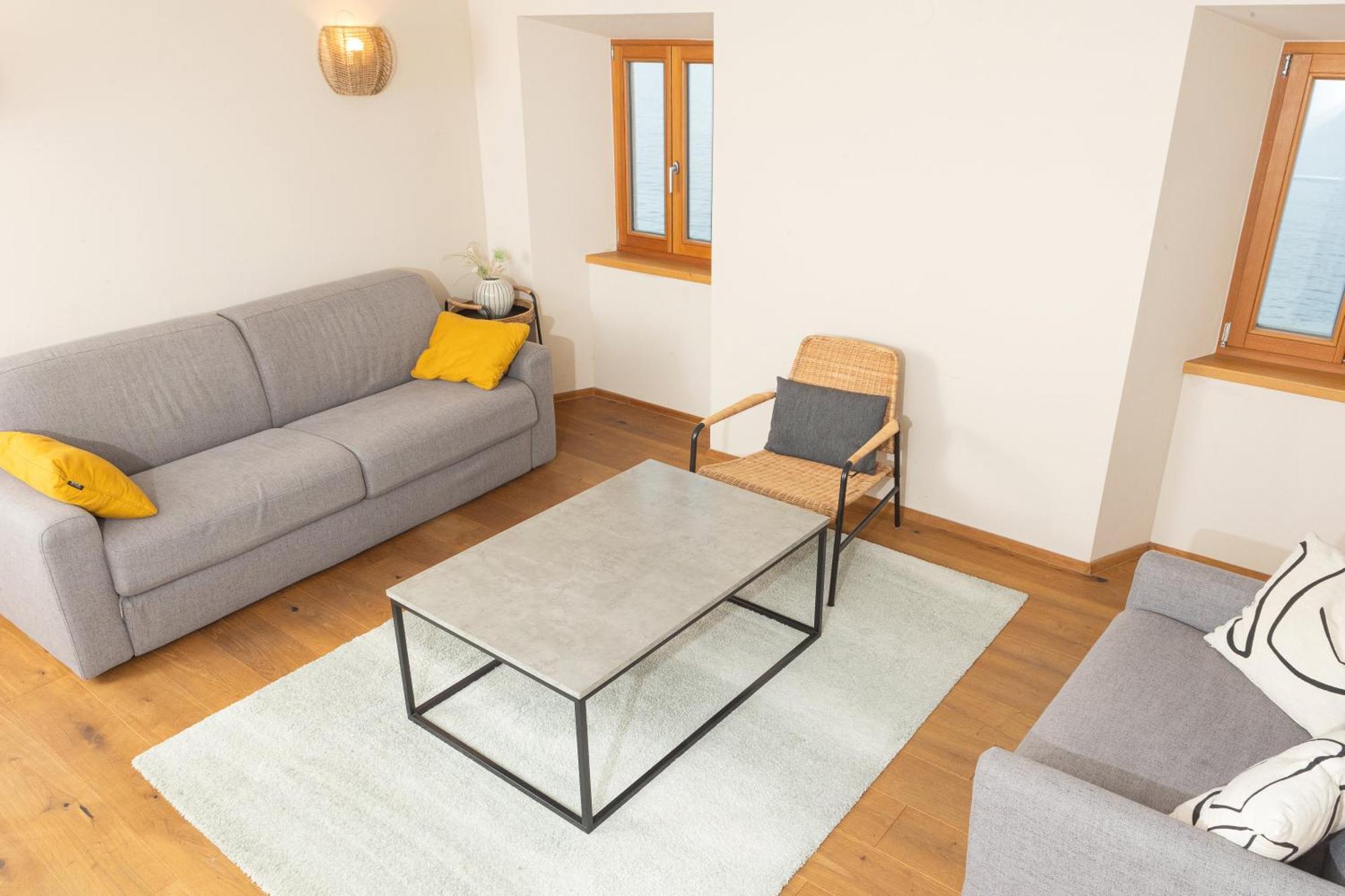 Seahouse Apartments ไพราน ภายนอก รูปภาพ