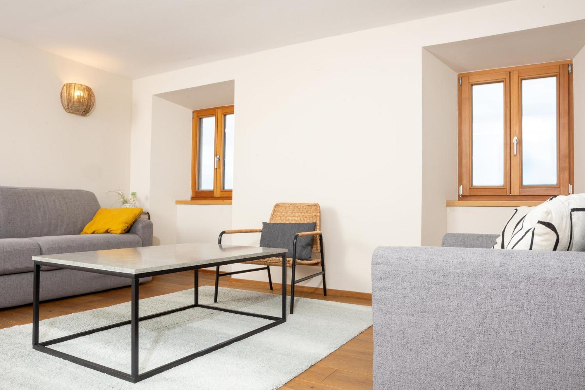 Seahouse Apartments ไพราน ภายนอก รูปภาพ